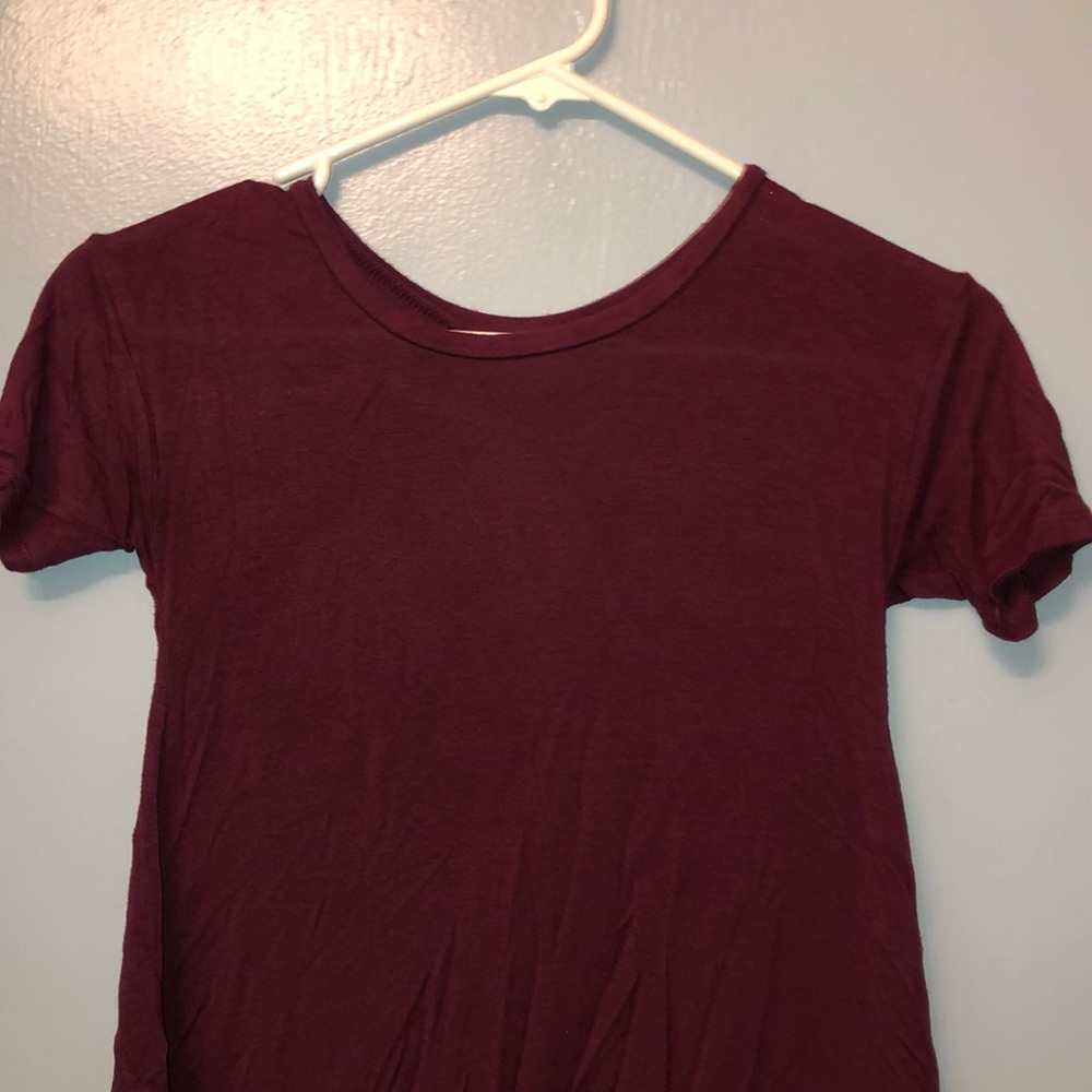 Form-fitting Maroon tee!